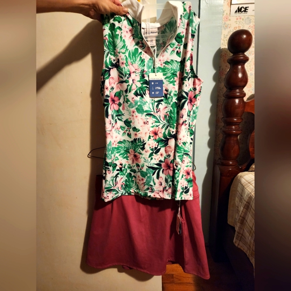 New Women's Tommy Bahama 1/4 Zip Golf Shirt & Skort Medium  NWT CUTE